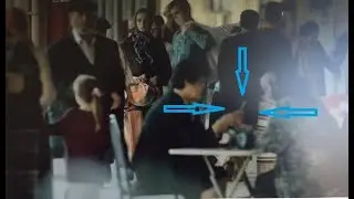 1970’li yıllarda geçen dizi sahnesinde cep telefonu kullanılması