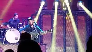 Luke Combs - When it Rains it Pours