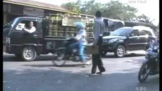 Laka Minubus VS Truck
