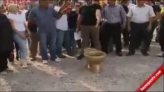 CHP Genel Merkezinde Klozetli Eylem