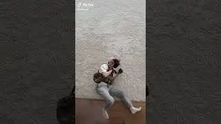 Некоглай в окопе, откидывает гранату