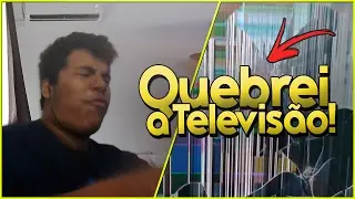 QUEBREI MINHA TV JOGANDO FIFA