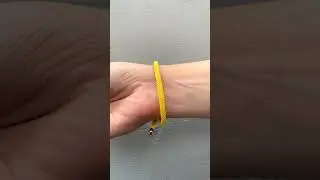 Браслет нить желтый - связывает сердца