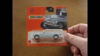 Gently unboxing a 1953 Buick Skylark Convertible ( Diecast Car )