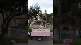 Street music in Rome. Pianist angelo
