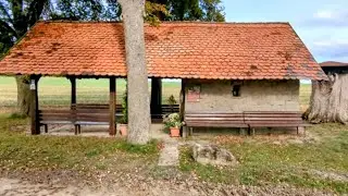 Вітряки, горіхи та церква