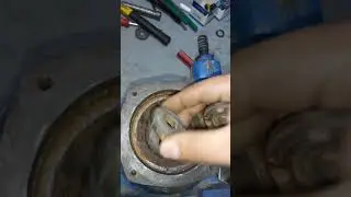 Reparación de bomba de agua.