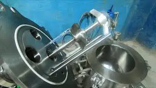 8-liter bioreactor with O2 and pH sensors