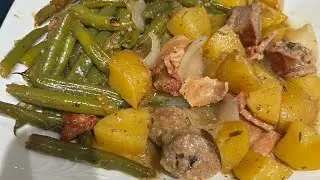 Irish Pub Food Dublin Coddle (Sausage Potato Onion Bacon Stew)