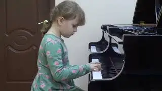 Скобликова Ольга 1класс ДШИ№14 класс преподавателя Вдовенко И.В.    П.И.Чайковский - Сочинение 39.