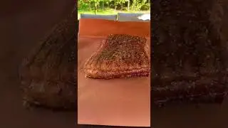 The BLT just got leveled up. Let’s dire into the « SPBLT » aka Smoked Pork Belly BLT. ASMR