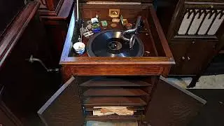 Little Brown Jug. King's Men Vocal Quartet. Decca 78rpm Record from 1941. HMV 156 Wind-up Gramophone