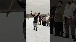 Сторонники Перуна провели обряд Солнцу в Битцевском лесу.
