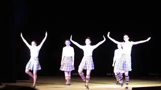 Шотландский танец. Танцует 16 школа