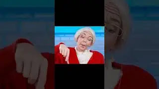 Бабушка делает горячий шоколад.