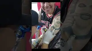 TOBY LETRA ME REGAÑA TATUANDO... 😅😂🤣 #SHORT