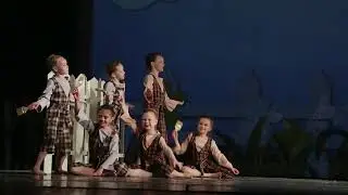 "Приключение Тома Сойера" (2019 год) - постановщик Ксения Афонина. Исполняют дети (8-9 лет)