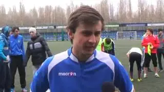 На стадионе 