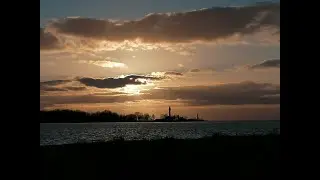 Весенние прогулки в доль устья реки. Вечерний закат.