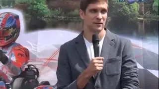 Уникально! Виталий Петров и епископ Игнатий встретились на картинге