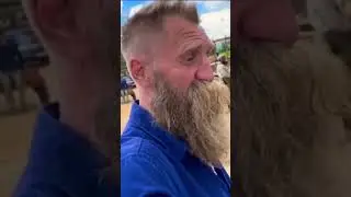 Фанатичная борода мешает говорить