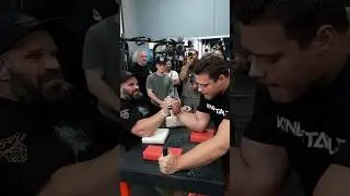 SCHOOLBOY VS DENIS                             WATCH FULL VIDEO ⬆️   #armwrestling #training