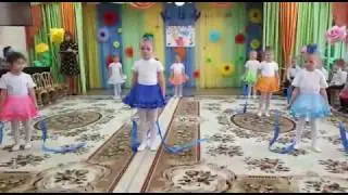 Танец девочек с лентами старшая группа
