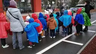 Buon Natale dai bimbi dell'infanzia