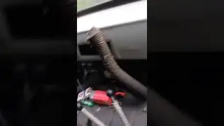УАЗ через ручей. Вторая камера.