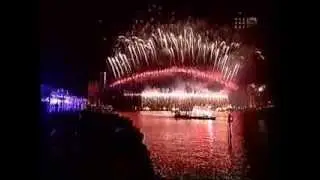 Sydney New Year's Eve 1999/2000 Midnight Fireworks (Highlights)
