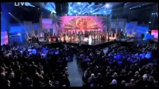 Elvira Devinamira dan Pemilihan 'Miss Universe' 2015 - Liputan Feature VOA