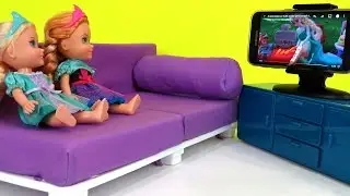 Elsa & Anna toddlers - hotel - watching TV - Playing - vacation adventure
