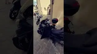 Burgman 400 - Scooters nas Ruas de Florença - Itália