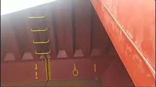 O véu  na boca do porão #estivadores #hold #cargoship 