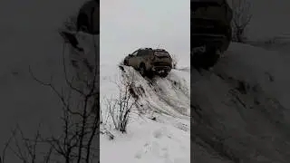 Duster повис на пузе #offroad #4x4 #горки #snow #снег #дастер2021