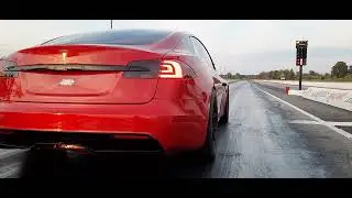 Tesla S Plaid! 8.77@157mph..at Napierville Dragway
