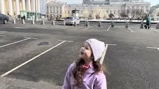 Варя у Большого театра