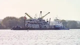 Два буксира-толкача 
