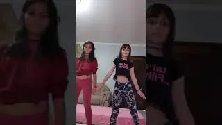 dançando com minha amiga Geovana