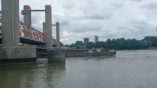duwboot Riga op de oude maas