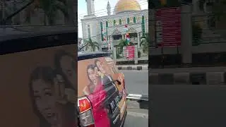 menjemput Abdullah pulang sekolah