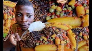 LAKE VICTORIA'S FAMOUS FOODS!!! Ugandan Food Experience in East Africa 🌍