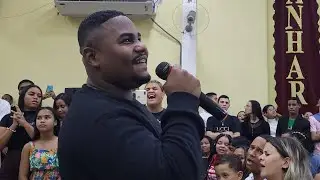 OLHA O QUE ELE CANTOU, ESSE JOVEM É DIFERENTE😭 - Sala de Adoração - Moisés Da Hora