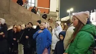 УЛИЧНЫЕ МУЗЫКАНТЫ ПИТЕРА. ГЛЕБ ВАСИЛЬЕВ И ГРУППА ШУМНЫЕ СОСЕДИ. 27.10.24.