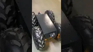 Мини робот на пульте.