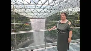 Водопад внутри аэропорта? Jewel Changi удивляет!