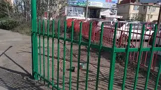 Забор и шлагбаум