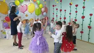 Утренник 8 марта у ребят средней группы "Три кота в гостях у ребят"
