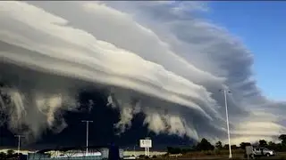 What is happening in the sky of northern Germany! ⚠️ Strange clouds appears over warnemünde