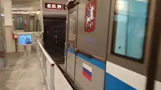 Перегонка поезда 81-740.4/741.4 "Русич" на станции Молодёжная